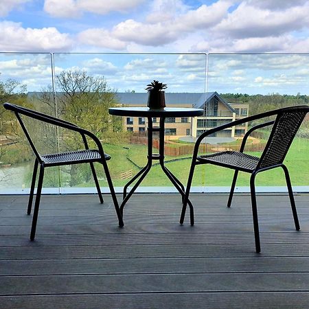 Spacious Balcony View Apt Near Nec Bhx Free Parking Sleeps 4 Hockley Heath Rom bilde