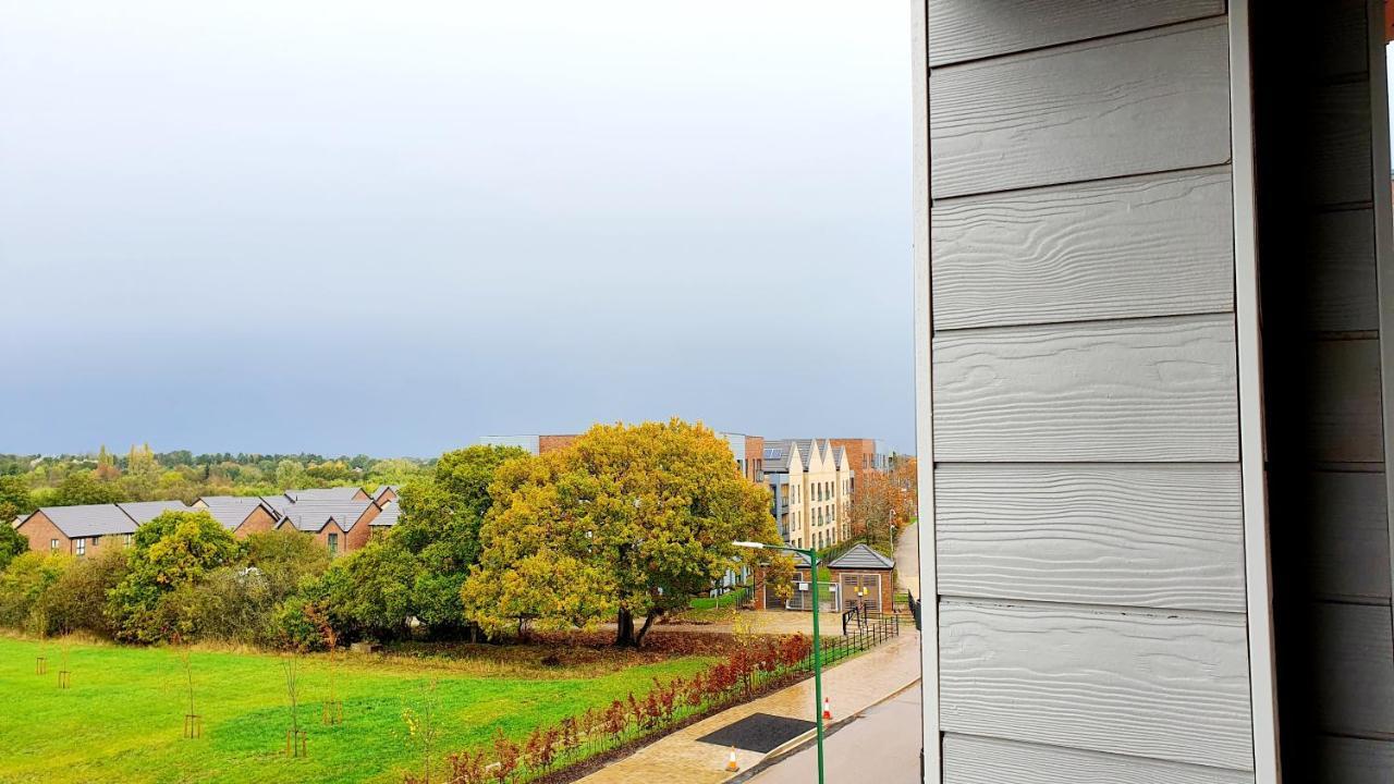 Spacious Balcony View Apt Near Nec Bhx Free Parking Sleeps 4 Hockley Heath Eksteriør bilde